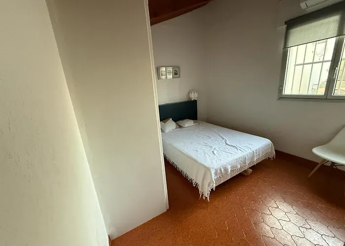 L'ibis Duplex, Secteur Pin Rolland, A Pied, Parking Entierement Renove