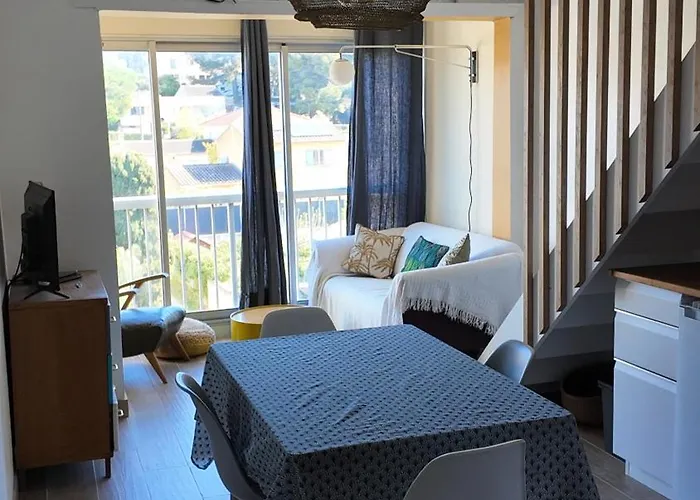 L'ibis Duplex, Secteur Pin Rolland, A Pied, Parking Entierement Renove